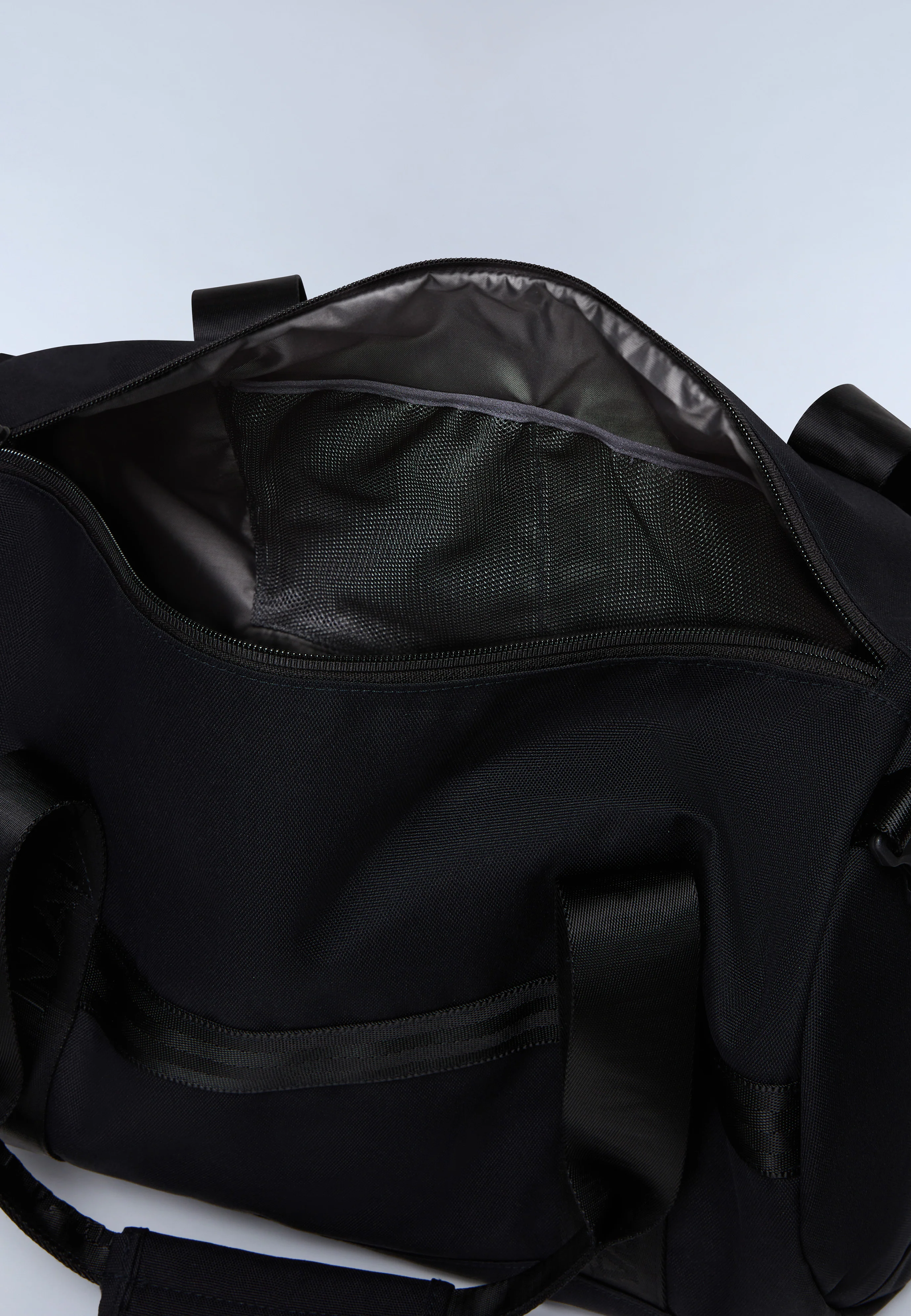 Bering Travel Duffle Bag - 24.5 Lt - Image 8